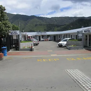 3* Motel High Street Living